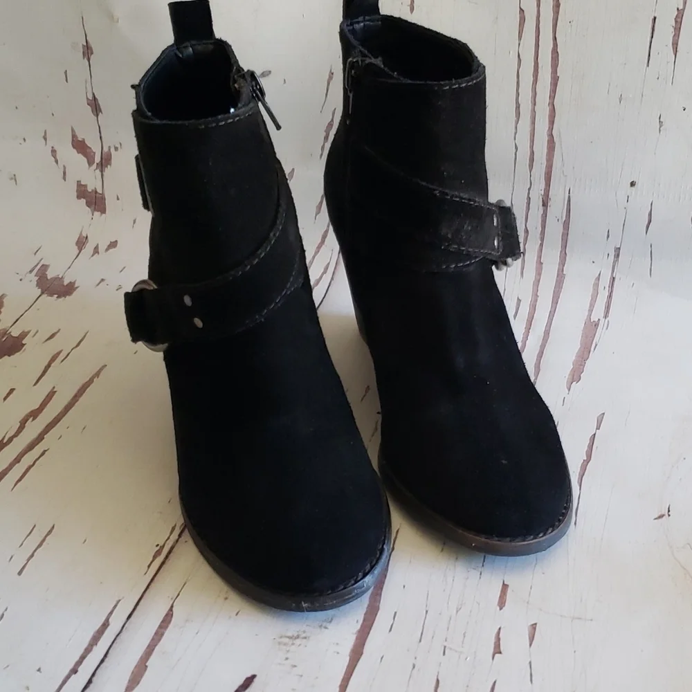 Lucky Brand 5 black suede wedges heels ankle boots